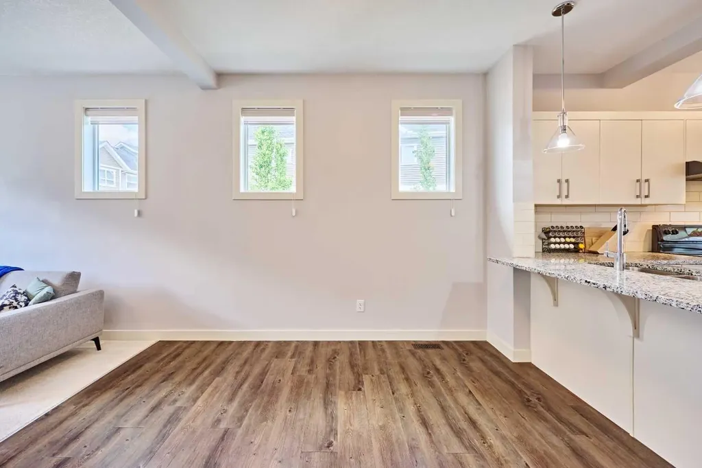 355 Nolancrest Heights NW Calgary AB T3R0Z9