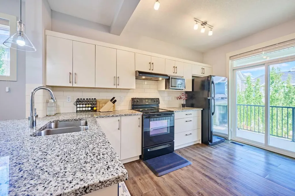 355 Nolancrest Heights NW Calgary AB T3R0Z9