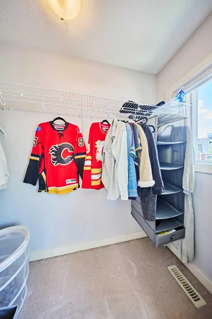 355 Nolancrest Heights NW Calgary AB T3R0Z9