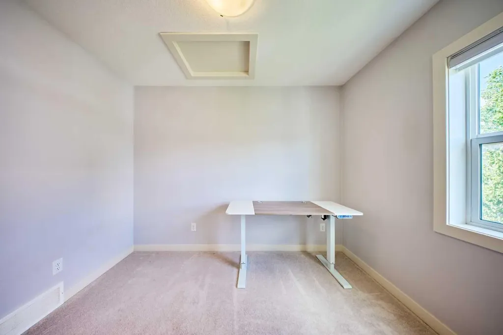 355 Nolancrest Heights NW Calgary AB T3R0Z9