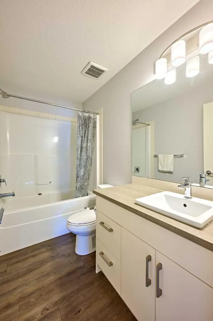 355 Nolancrest Heights NW Calgary AB T3R0Z9