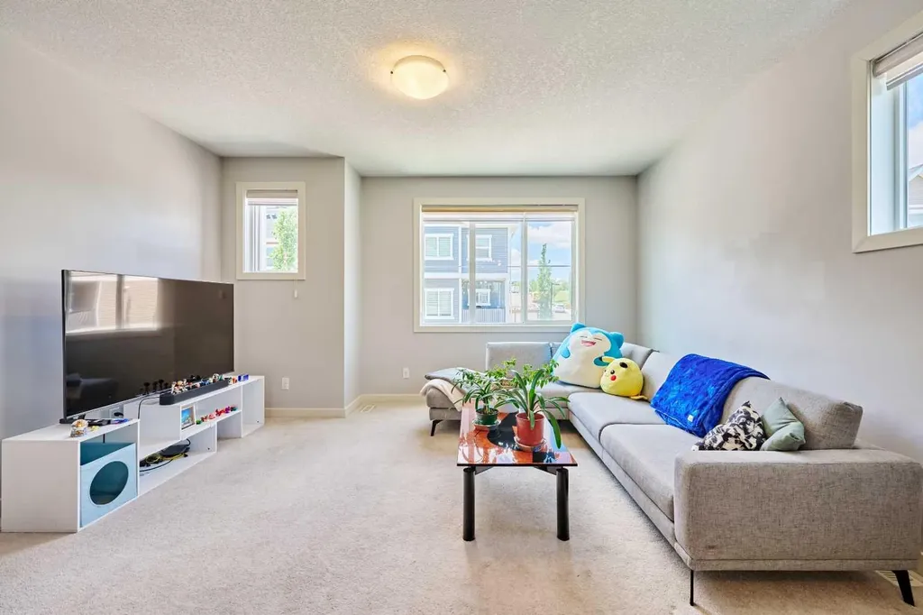 355 Nolancrest Heights NW Calgary AB T3R0Z9