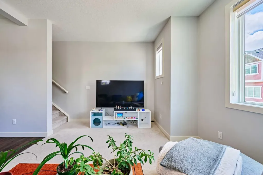 355 Nolancrest Heights NW Calgary AB T3R0Z9