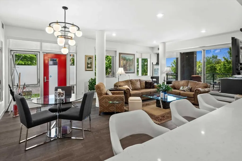 88 9 Street NE Calgary AB T2E 4E1