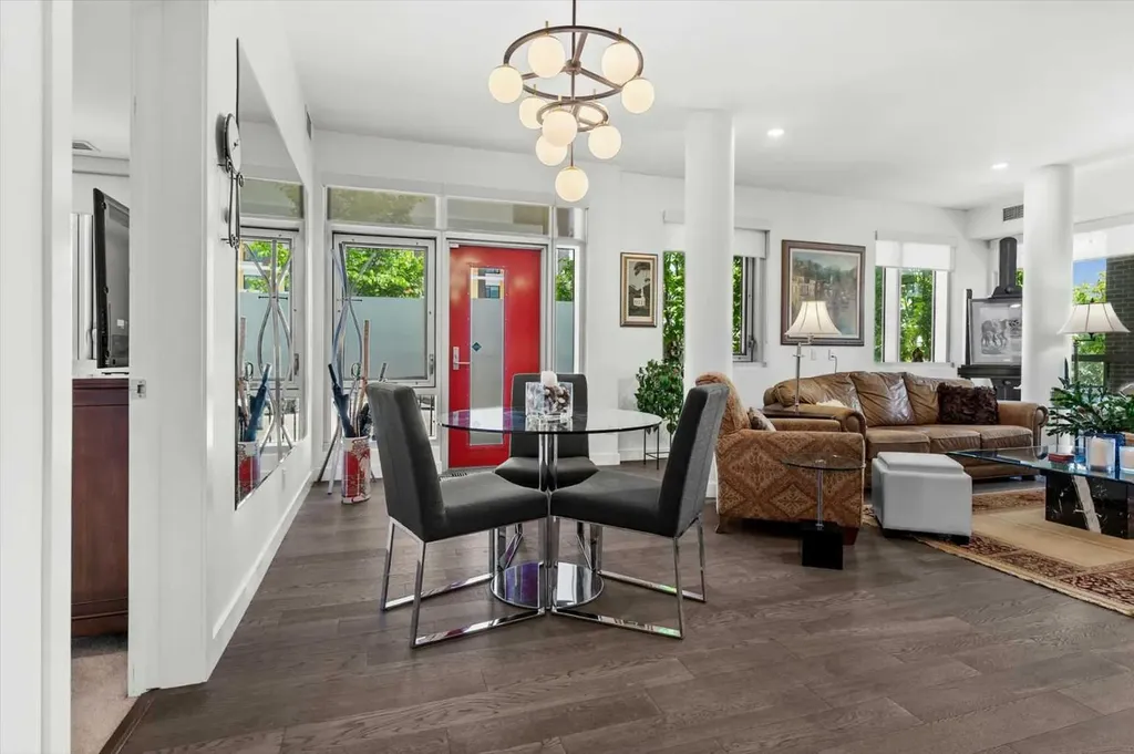 88 9 Street NE Calgary AB T2E 4E1