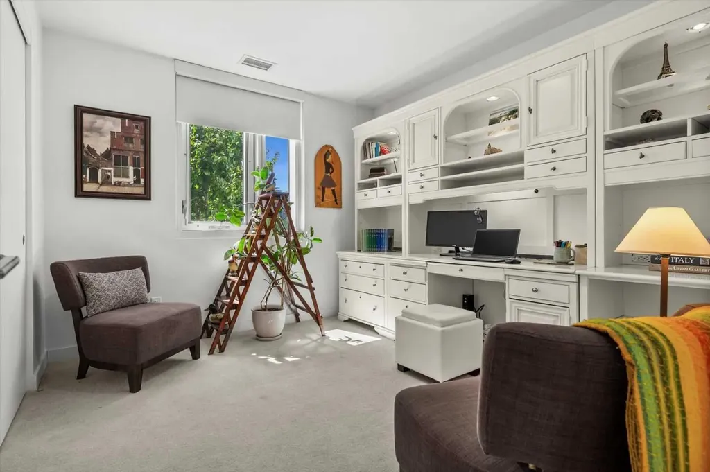 88 9 Street NE Calgary AB T2E 4E1