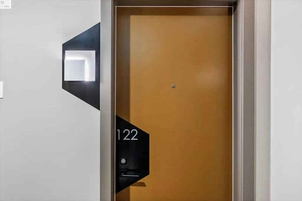 88 9 Street NE Calgary AB T2E 4E1
