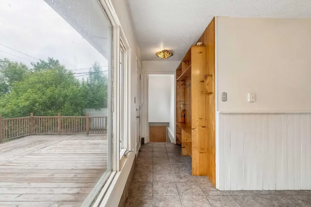 6636 18 Street SE Calgary AB T2C 0M6
