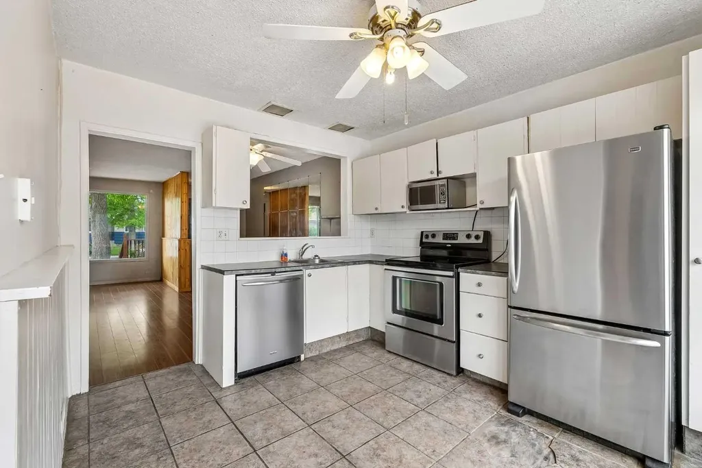 6636 18 Street SE Calgary AB T2C 0M6