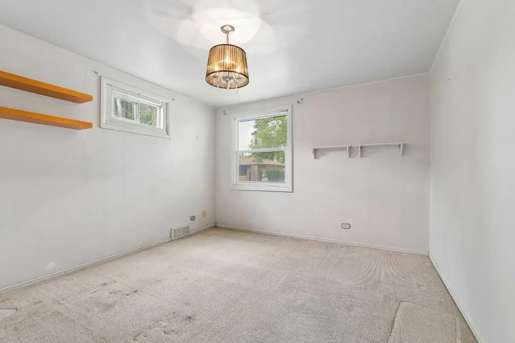 6636 18 Street SE Calgary AB T2C 0M6