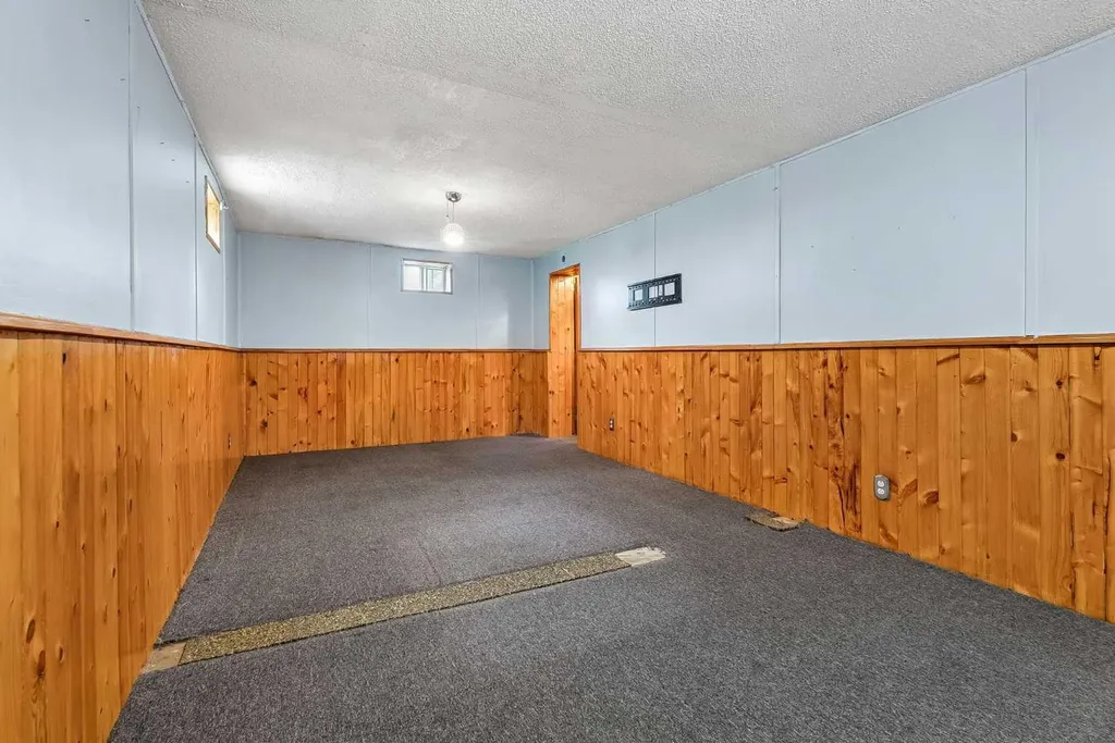 6636 18 Street SE Calgary AB T2C 0M6