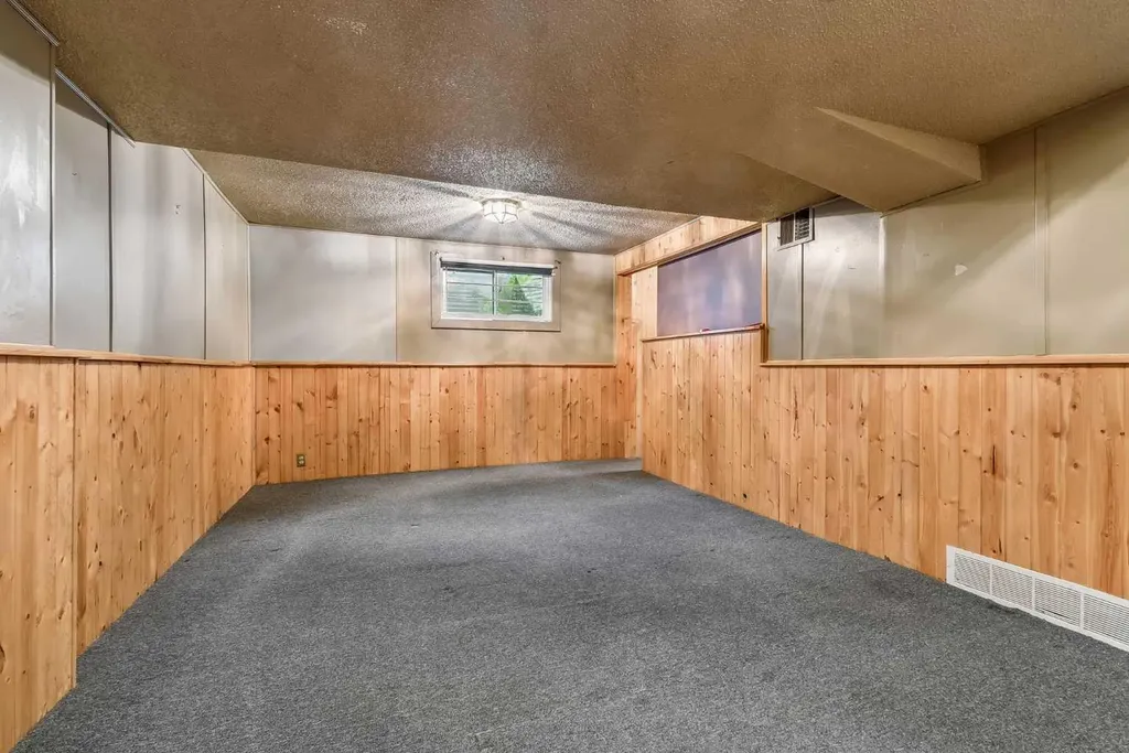 6636 18 Street SE Calgary AB T2C 0M6