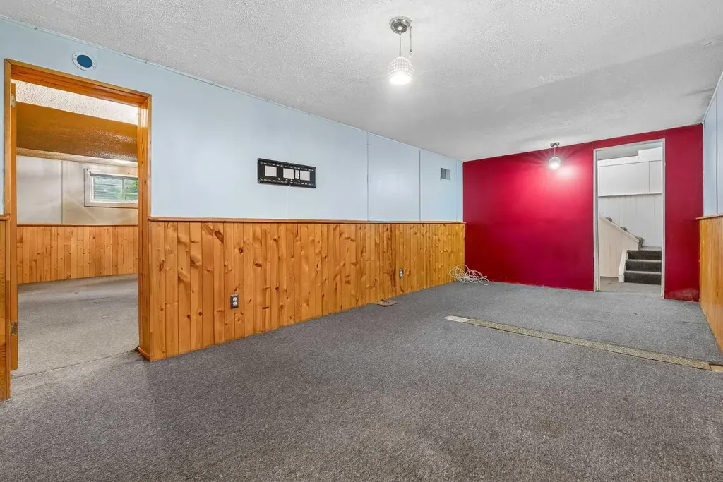 6636 18 Street SE Calgary AB T2C 0M6