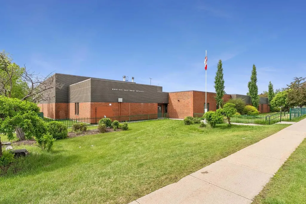 6636 18 Street SE Calgary AB T2C 0M6