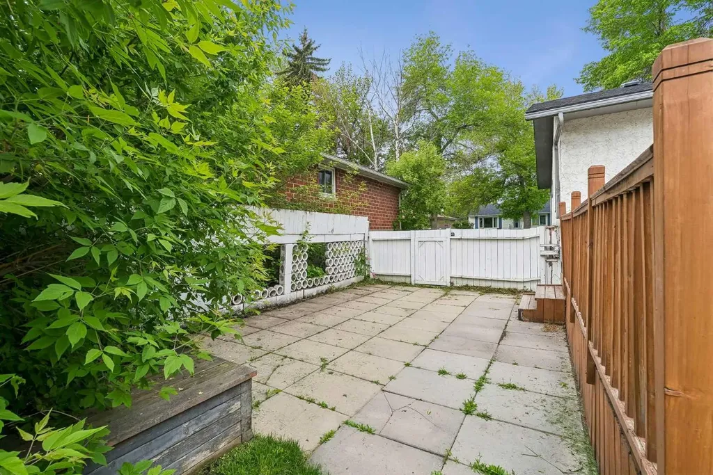 6636 18 Street SE Calgary AB T2C 0M6