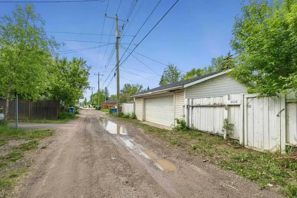 6636 18 Street SE Calgary AB T2C 0M6