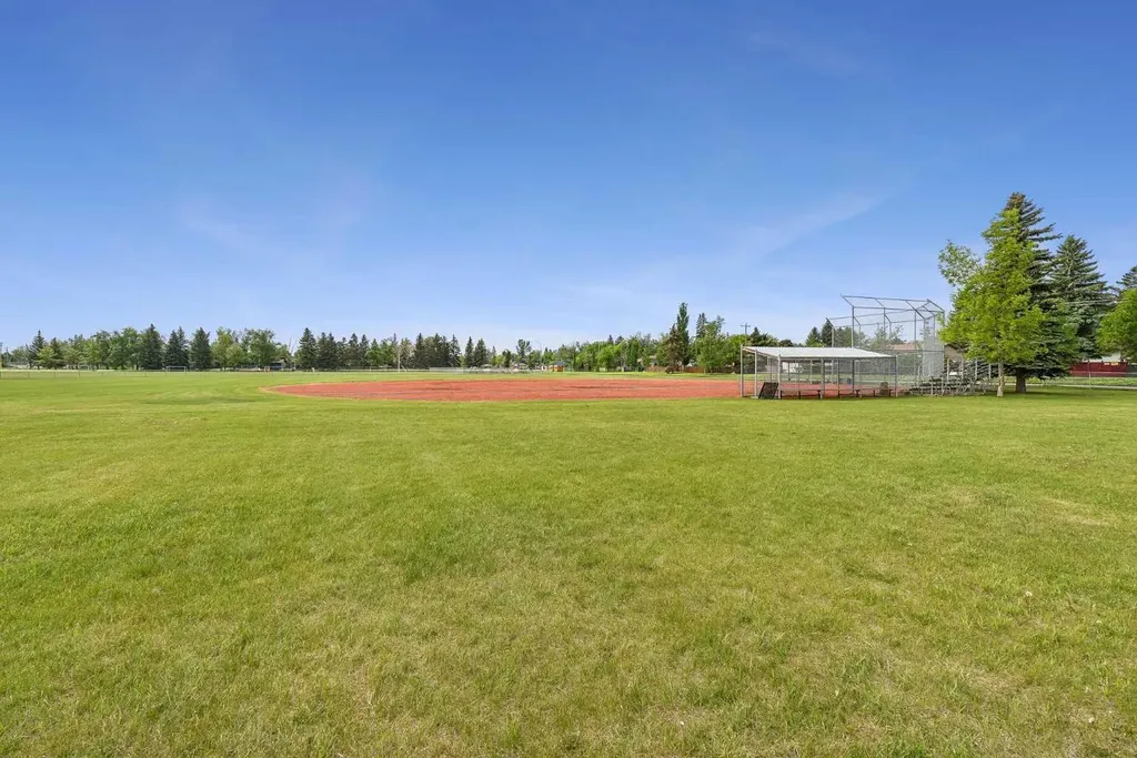 6636 18 Street SE Calgary AB T2C 0M6