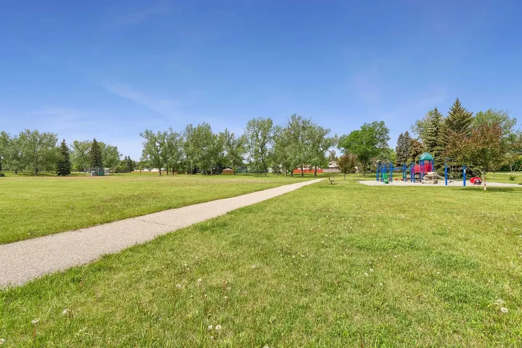 6636 18 Street SE Calgary AB T2C 0M6
