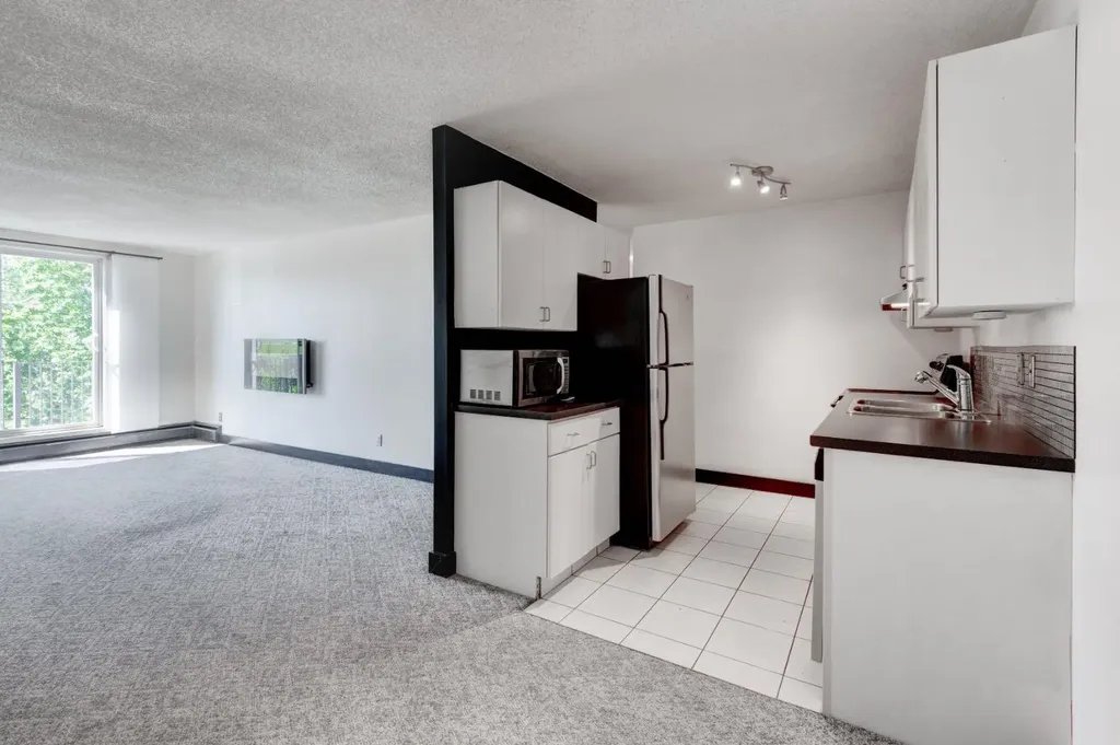 80 Galbraith Drive SW Calgary AB T3E 3H2