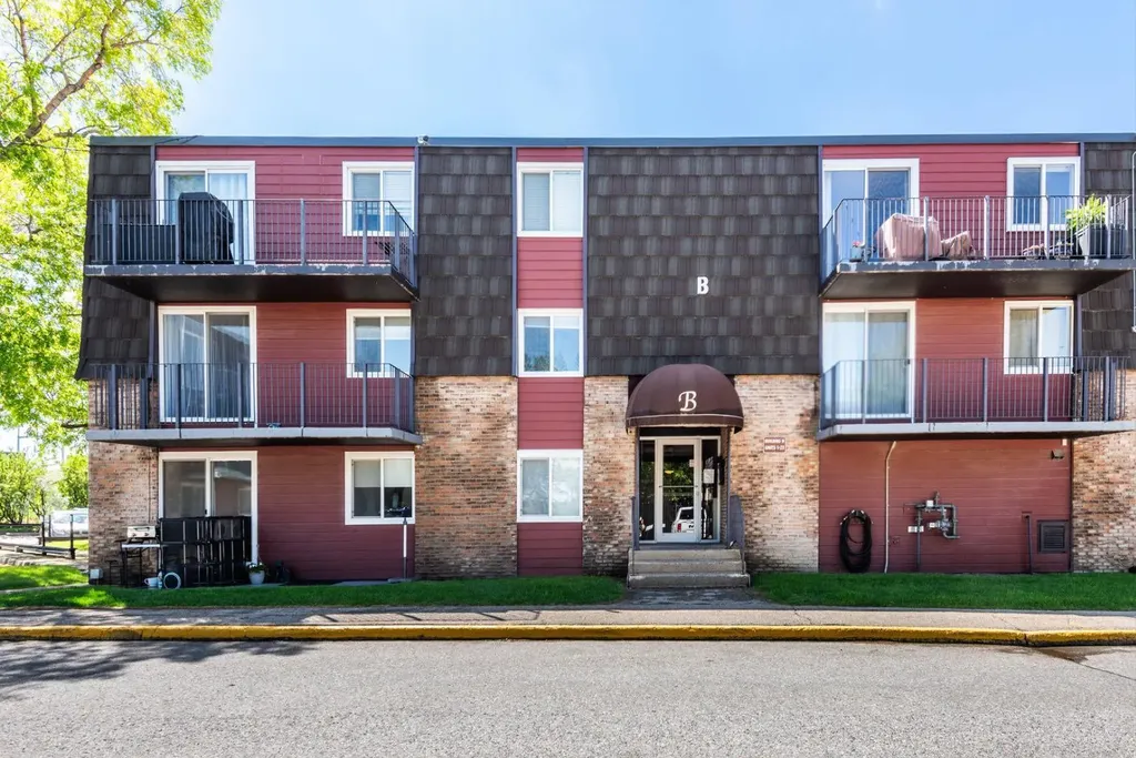 80 Galbraith Drive SW Calgary AB T3E 3H2