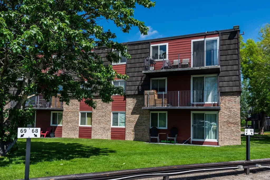 80 Galbraith Drive SW Calgary AB T3E 3H2