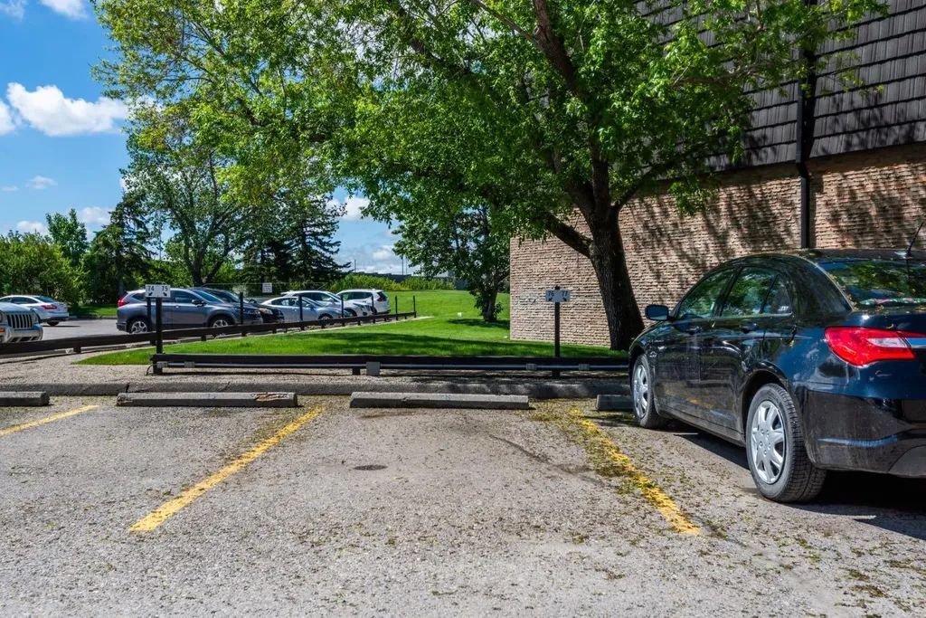 80 Galbraith Drive SW Calgary AB T3E 3H2