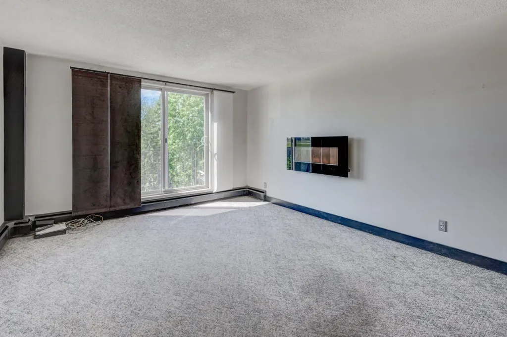 80 Galbraith Drive SW Calgary AB T3E 3H2