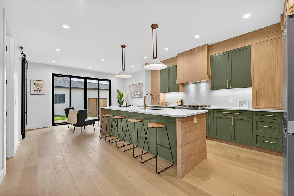 605 29 Avenue NW Calgary AB T2M 2M8