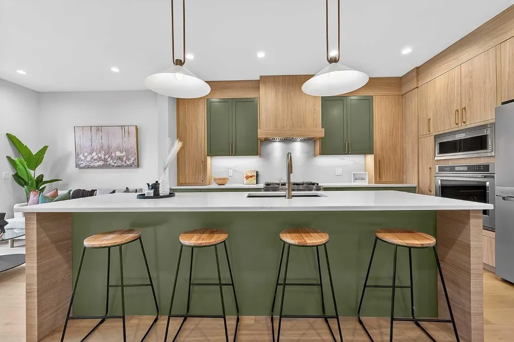 605 29 Avenue NW Calgary AB T2M 2M8