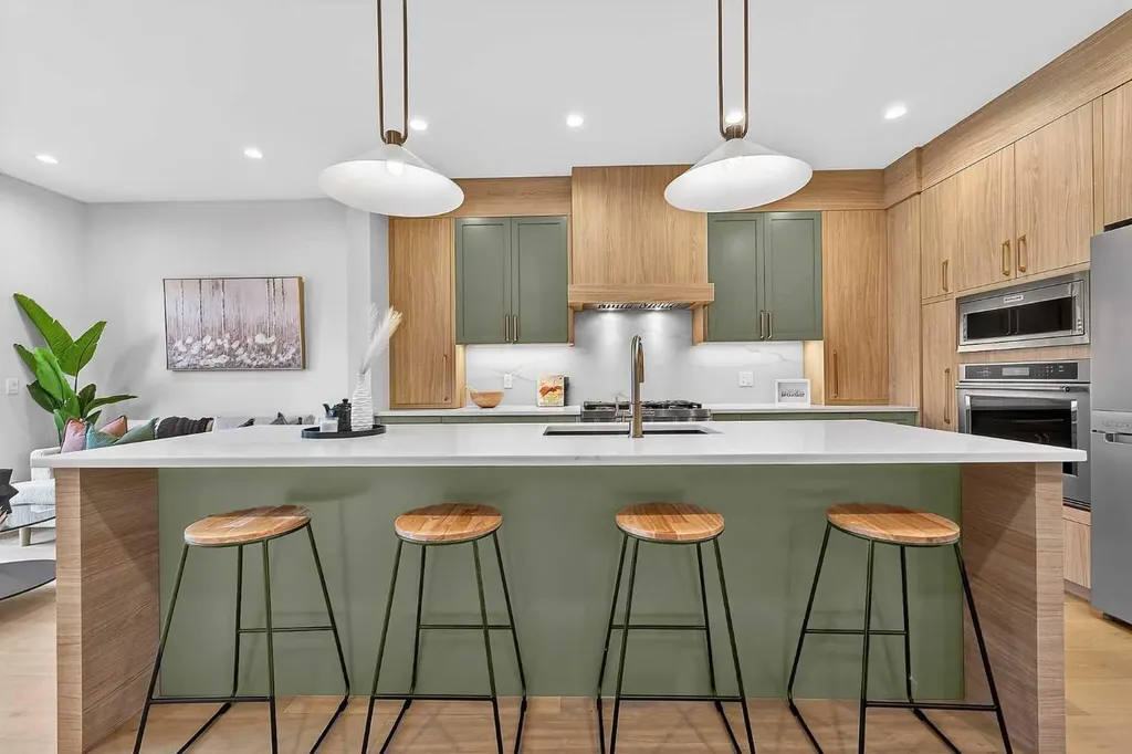 605 29 Avenue NW Calgary AB T2M 2M8