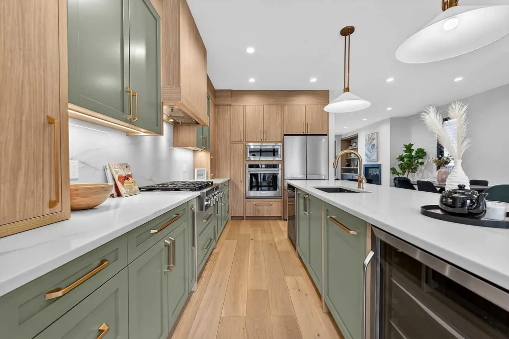 605 29 Avenue NW Calgary AB T2M 2M8