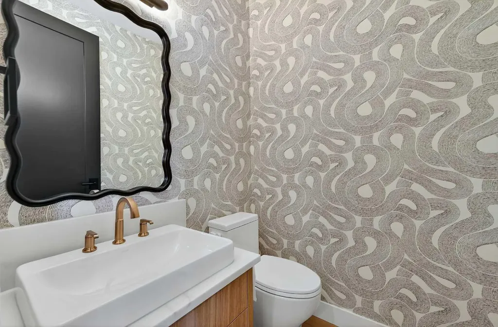 605 29 Avenue NW Calgary AB T2M 2M8