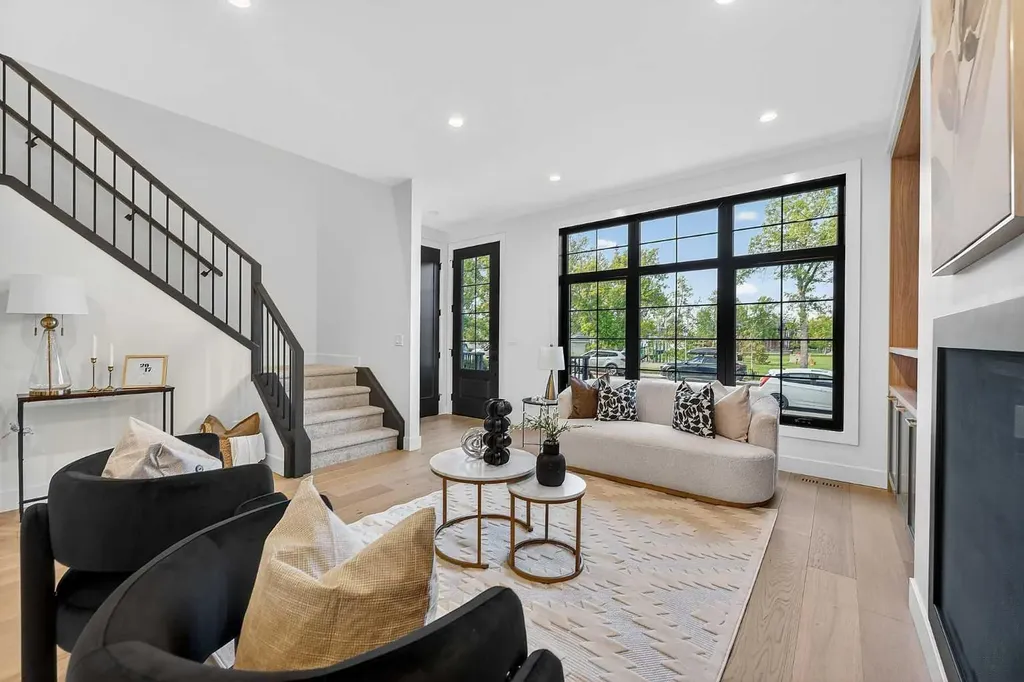 605 29 Avenue NW Calgary AB T2M 2M8