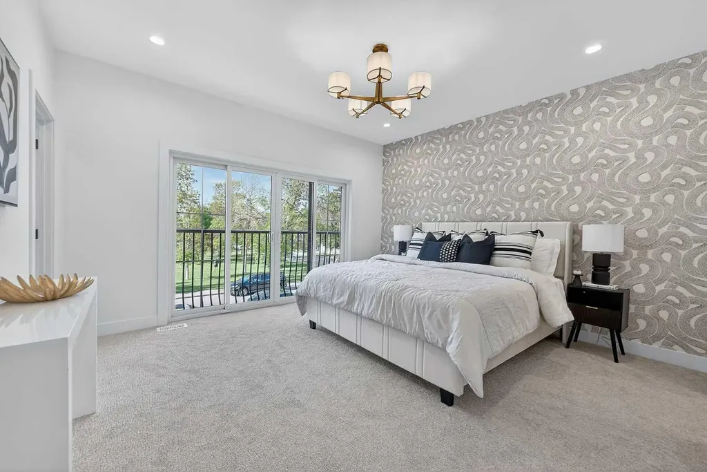 605 29 Avenue NW Calgary AB T2M 2M8