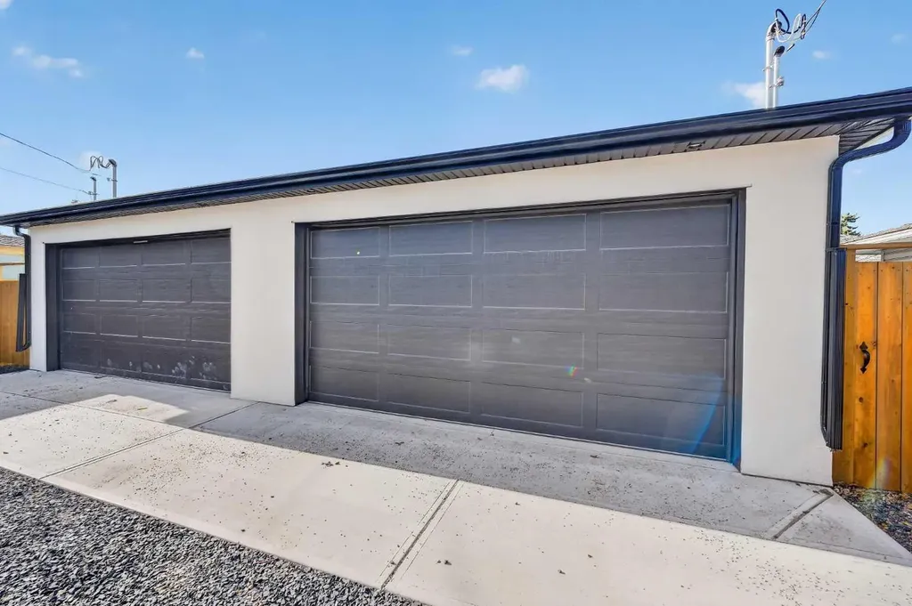 605 29 Avenue NW Calgary AB T2M 2M8