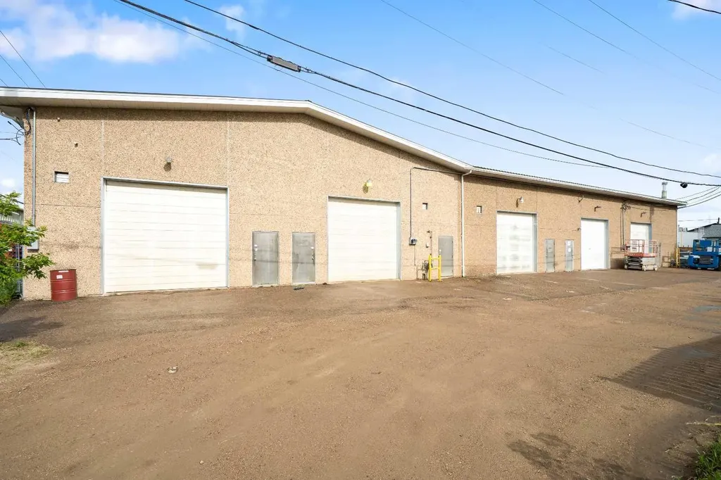 5702 50 Avenue Lloydminster AB T9V 0X6