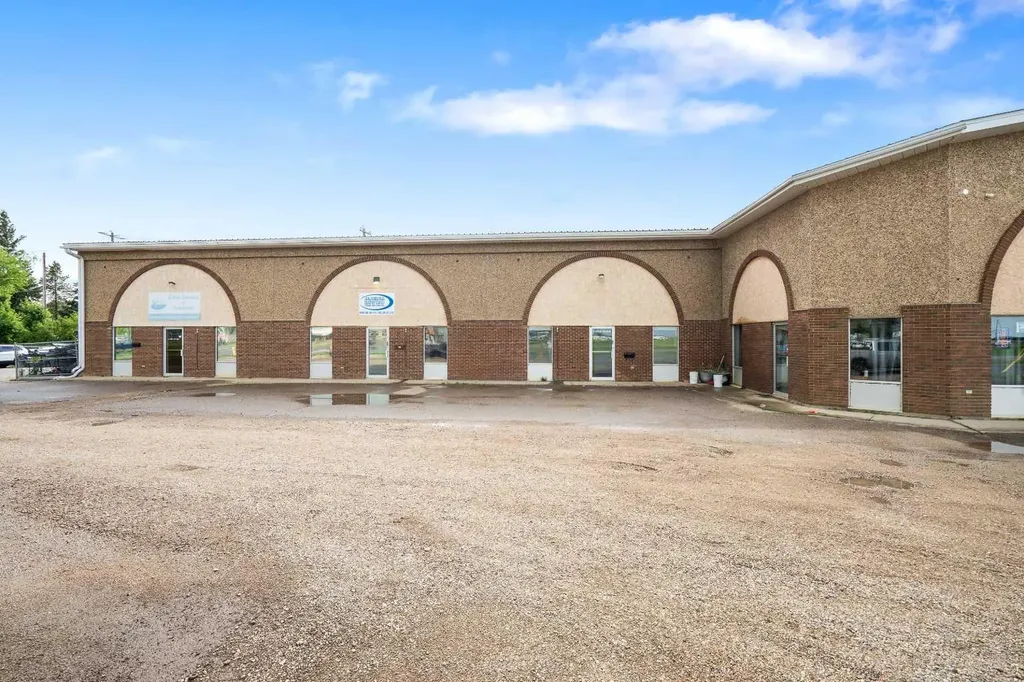 5702 50 Avenue Lloydminster AB T9V 0X6