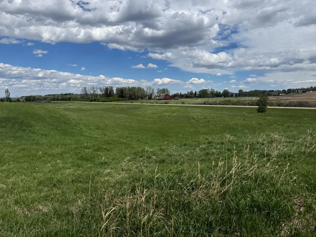 32022 268 Avenue W Rural Foothills County AB T1S 5M7