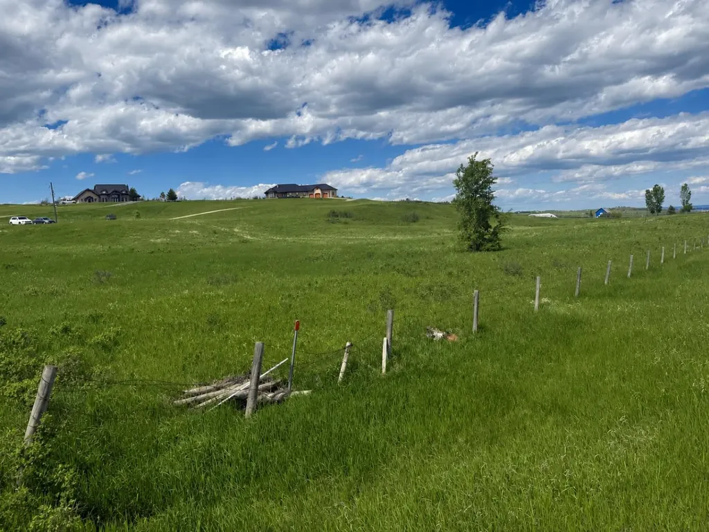 32022 268 Avenue W Rural Foothills County AB T1S 5M7