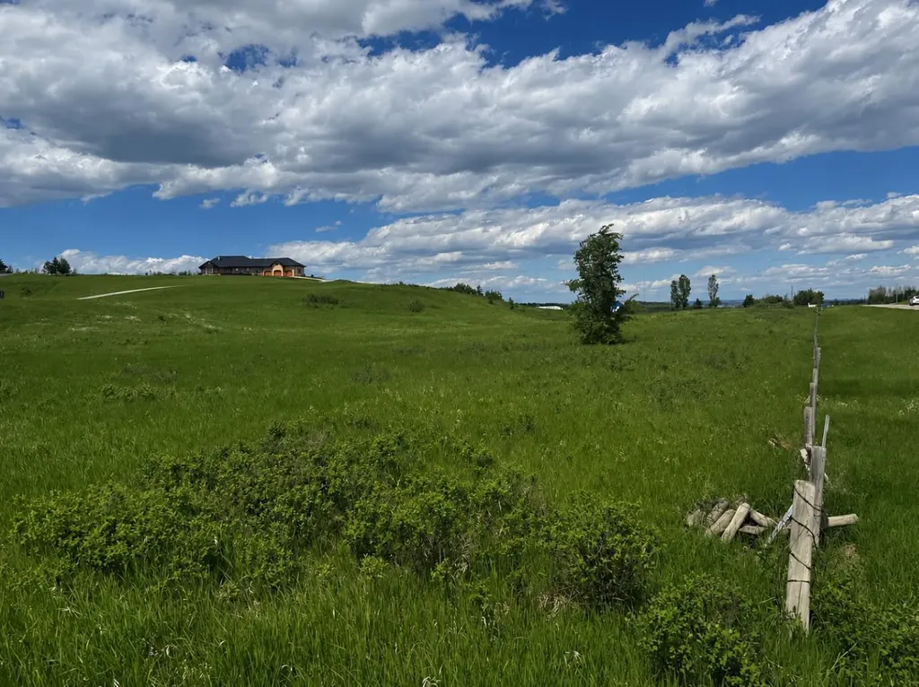 32022 268 Avenue W Rural Foothills County AB T1S 5M7