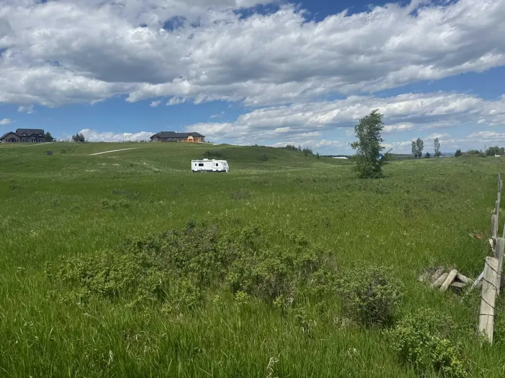 32022 268 Avenue W Rural Foothills County AB T1S 5M7