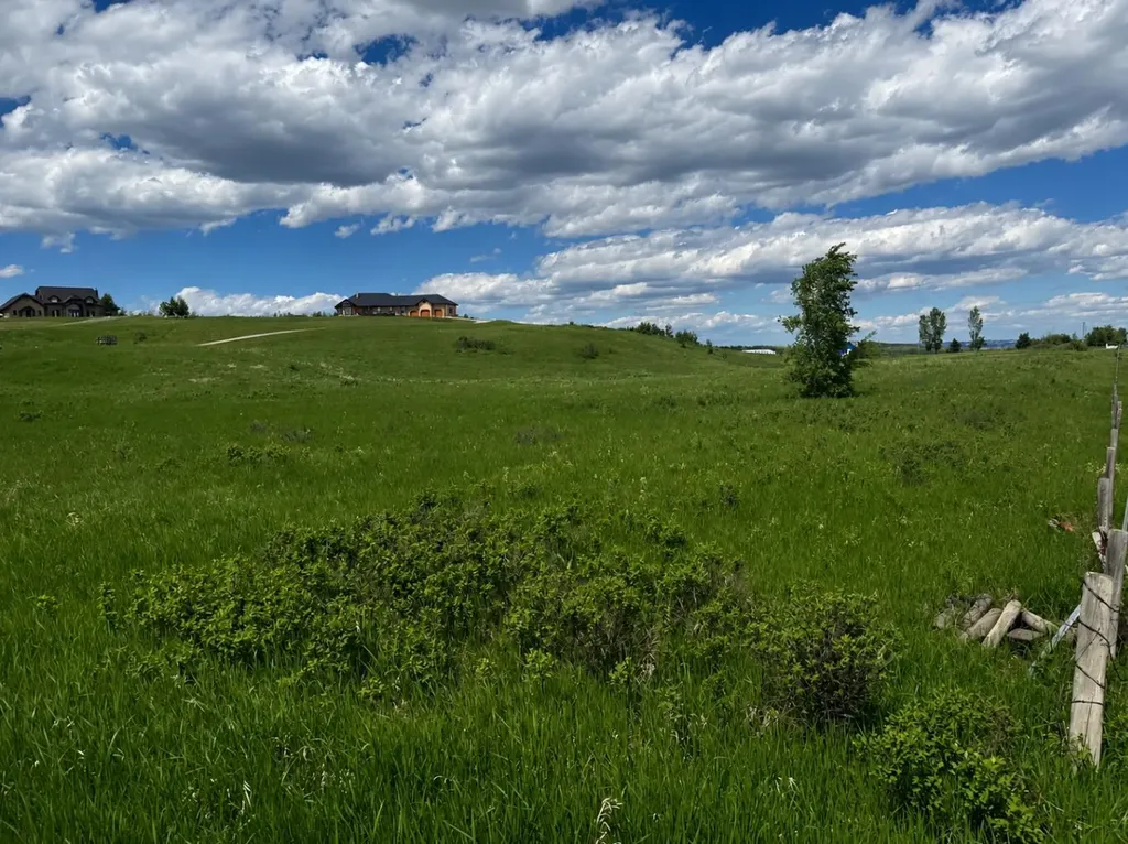 32022 268 Avenue W Rural Foothills County AB T1S 5M7