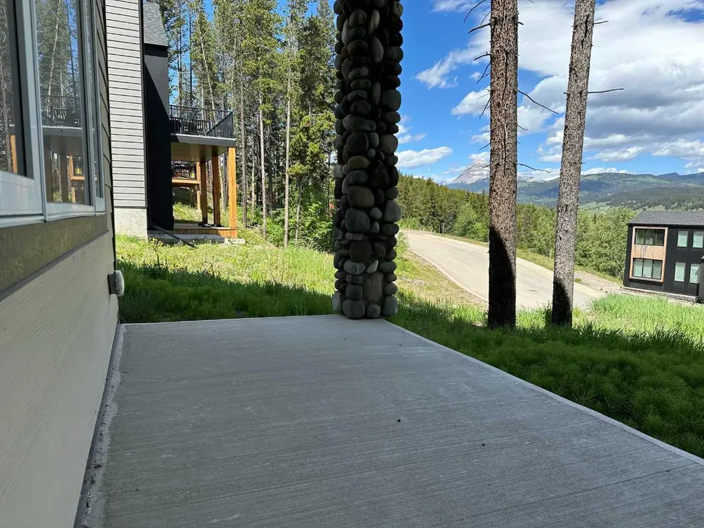 231 Southmore Blairmore AB T0K 0E0