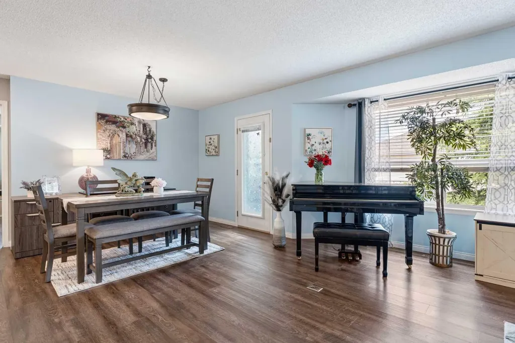 120 Mt Aberdeen Manor SE Calgary AB T2Z 3N8