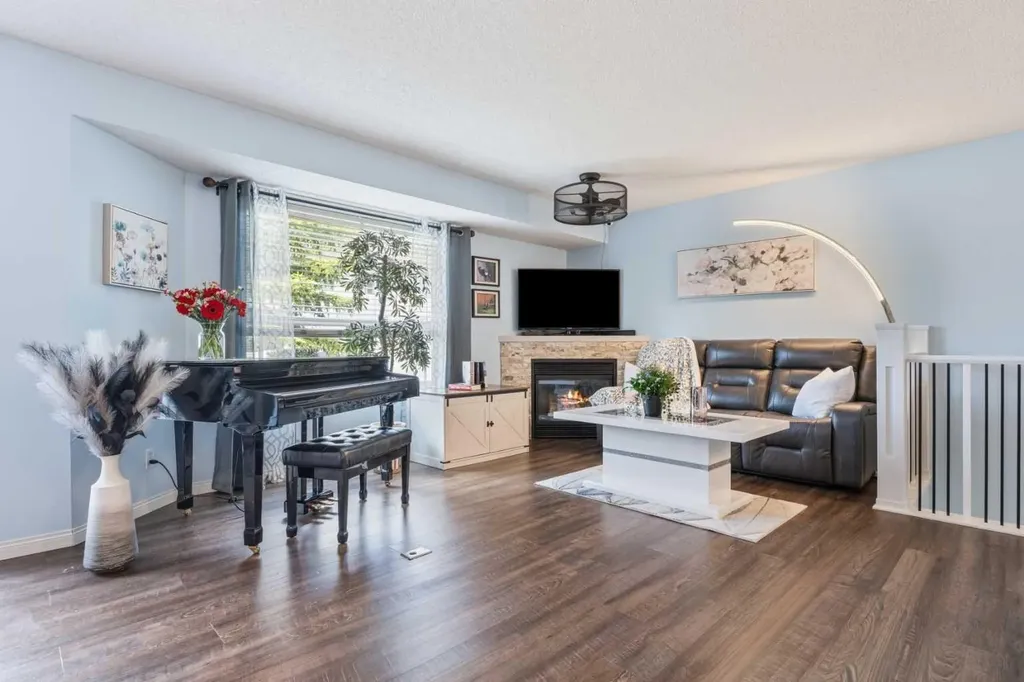 120 Mt Aberdeen Manor SE Calgary AB T2Z 3N8