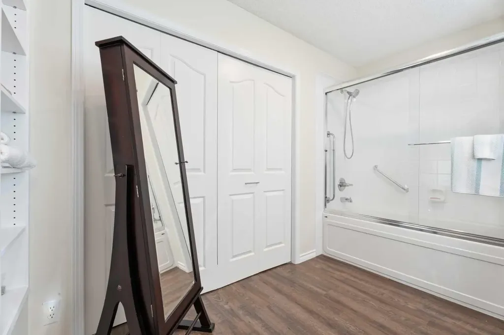 120 Mt Aberdeen Manor SE Calgary AB T2Z 3N8