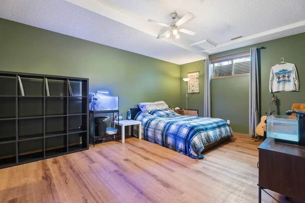 120 Mt Aberdeen Manor SE Calgary AB T2Z 3N8