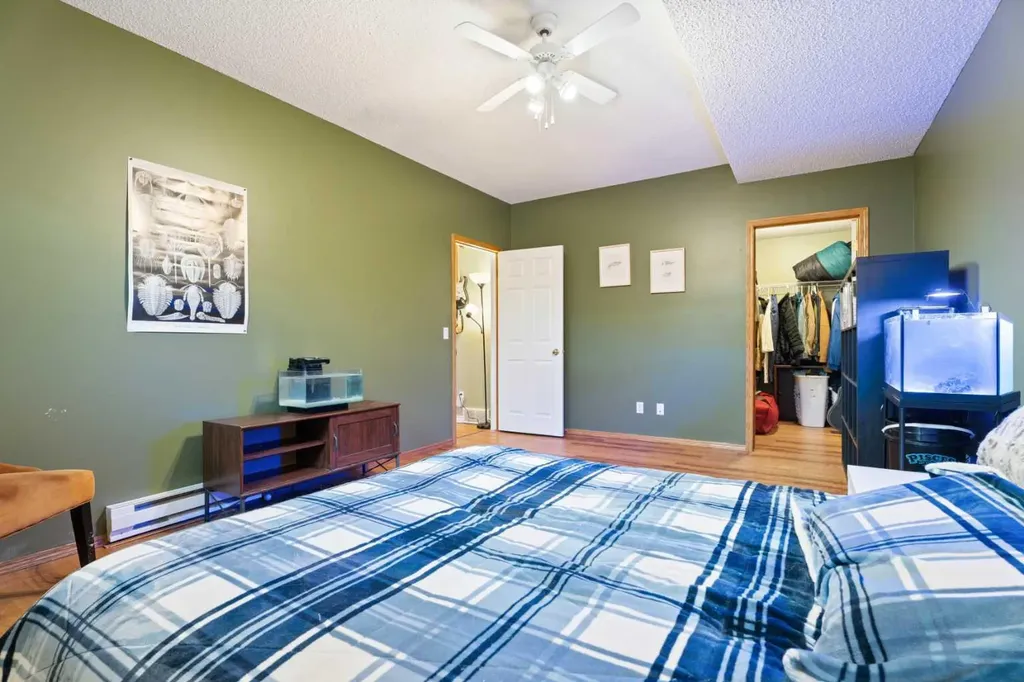 120 Mt Aberdeen Manor SE Calgary AB T2Z 3N8