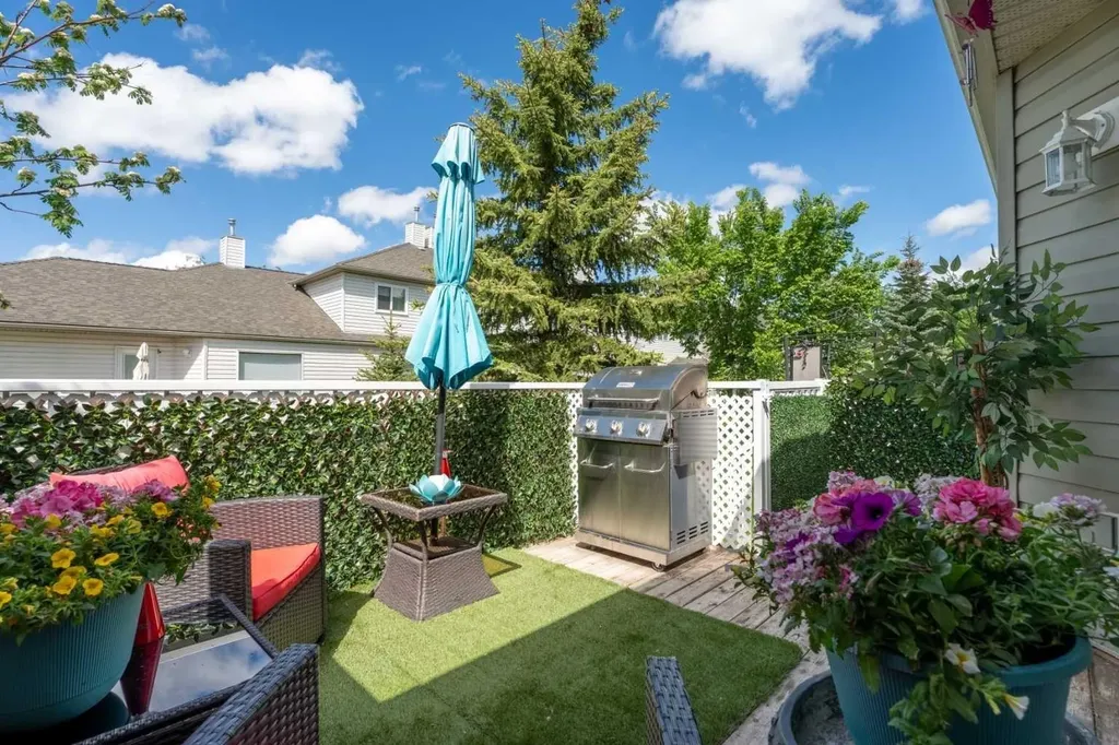 120 Mt Aberdeen Manor SE Calgary AB T2Z 3N8