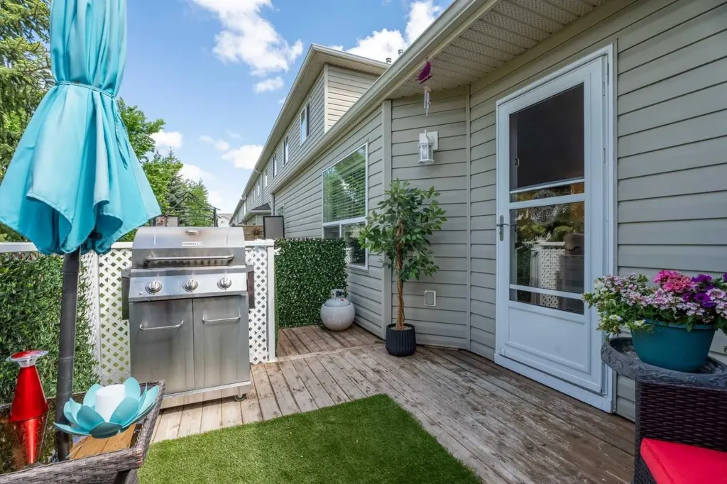 120 Mt Aberdeen Manor SE Calgary AB T2Z 3N8